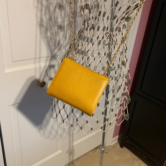 Vintage Gold Shoulder Bag - Picture 5 of 16